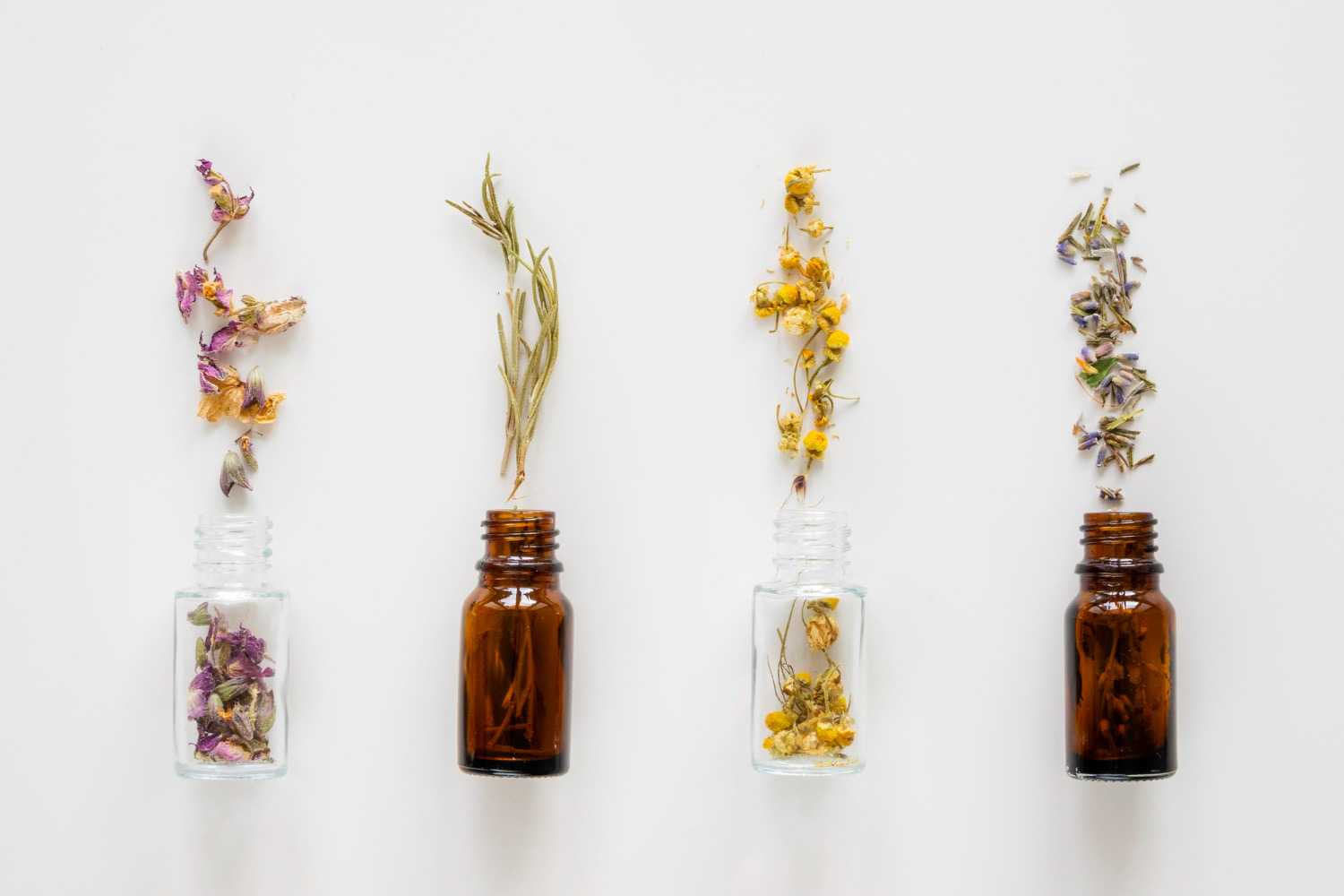 Les 5 Huiles essentielles spécial sommeil et anxiété