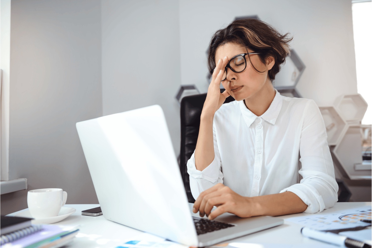 8 habitudes au travail qui ruinent ton sommeil